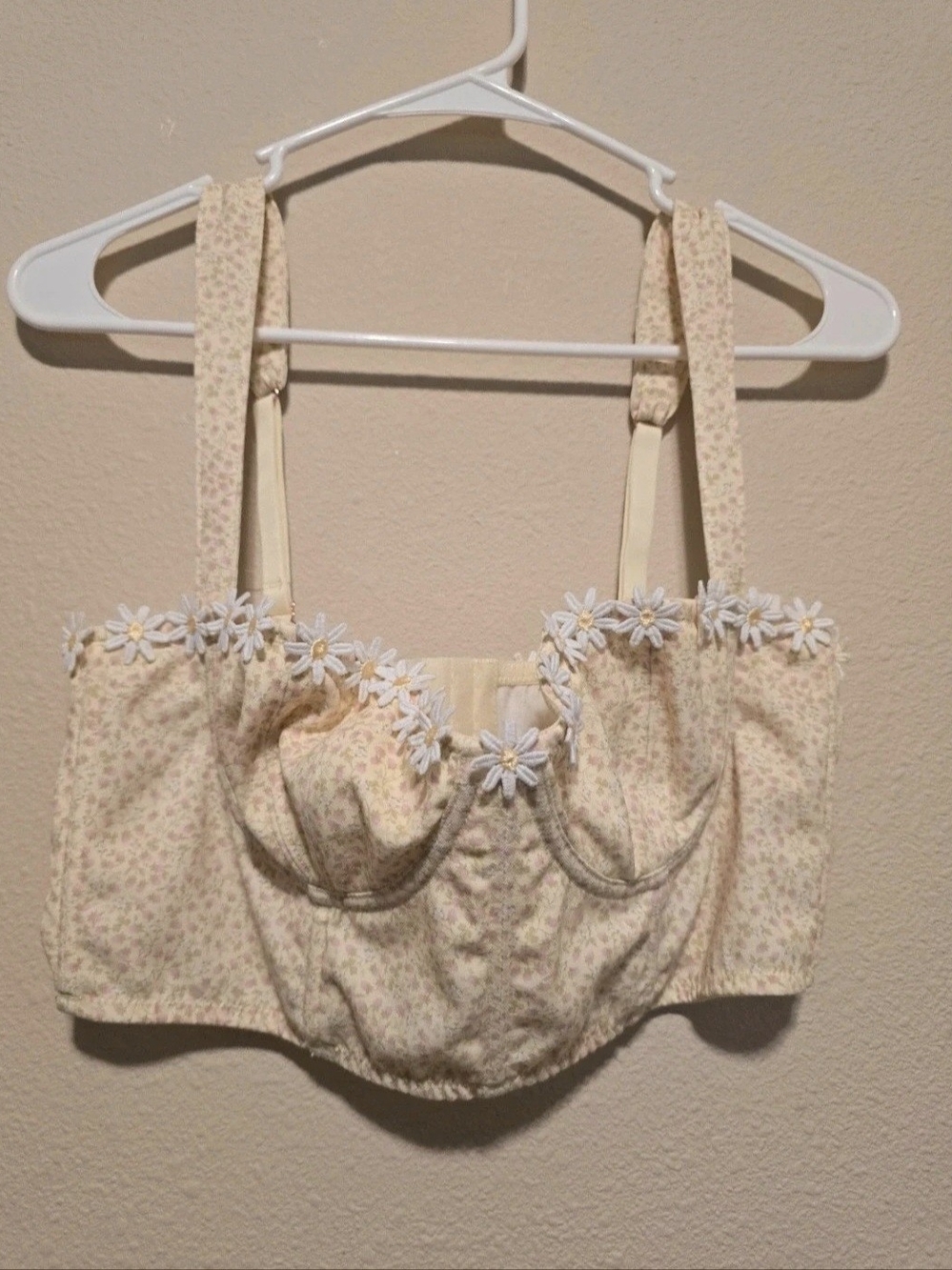 Floral Daisy Trim Crop Bralette in Cream